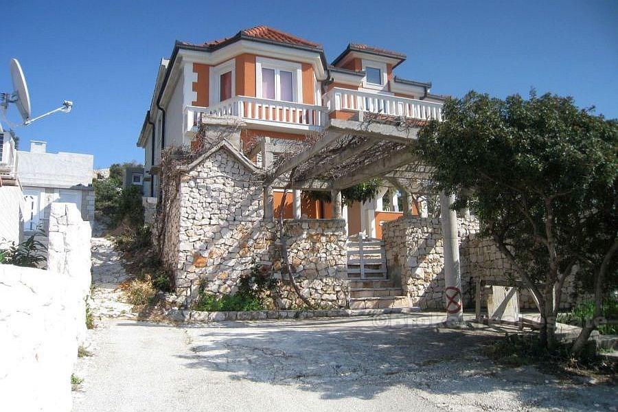 near Rogoznica, house on two floors, first row to the sea