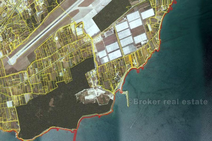 Zone Kastela. Terrain