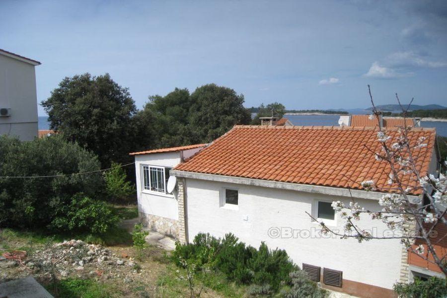 Primosten, hus