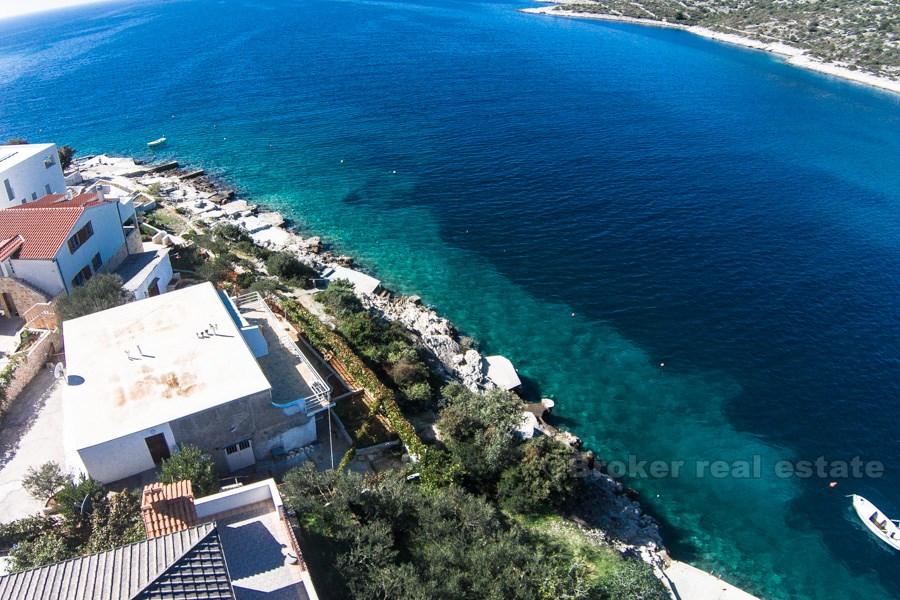 Rogoznica. Wolnostojący dom pierwszym rzędzie do morza