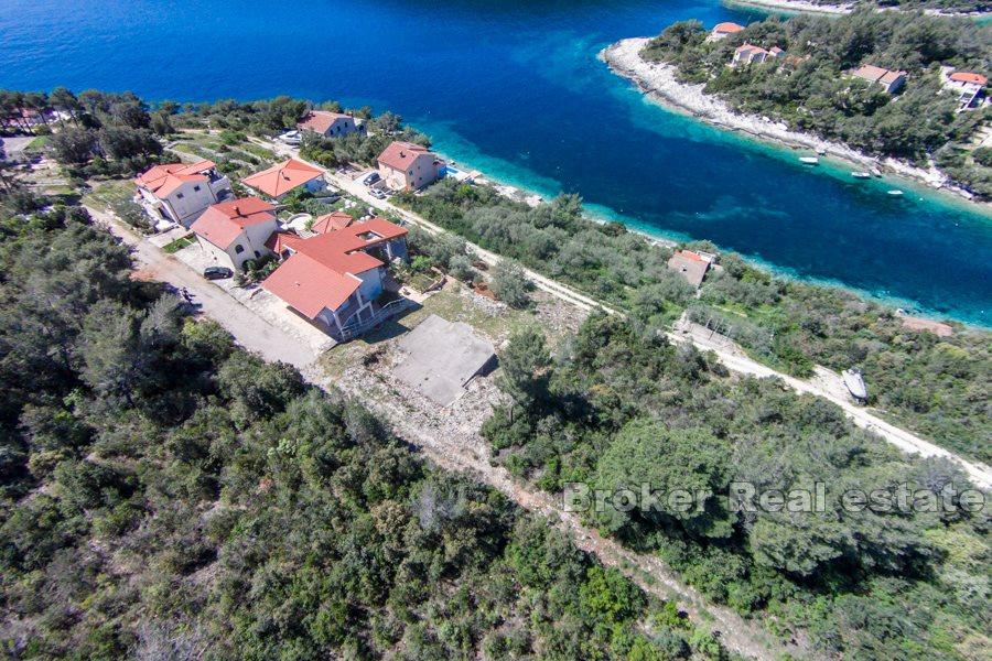 Wyspa Korcula - Ląd w drugim rzędzie do morza, z otwartym widokiem