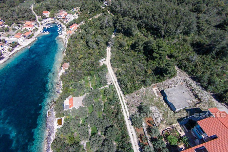 Wyspa Korcula - Ląd w drugim rzędzie do morza, z otwartym widokiem
