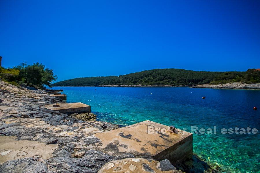 Wyspa Korcula - Ląd w drugim rzędzie do morza, z otwartym widokiem