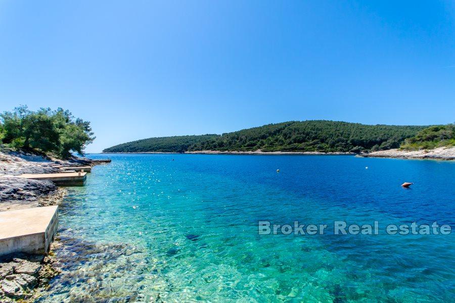 Wyspa Korcula - Ląd w drugim rzędzie do morza, z otwartym widokiem