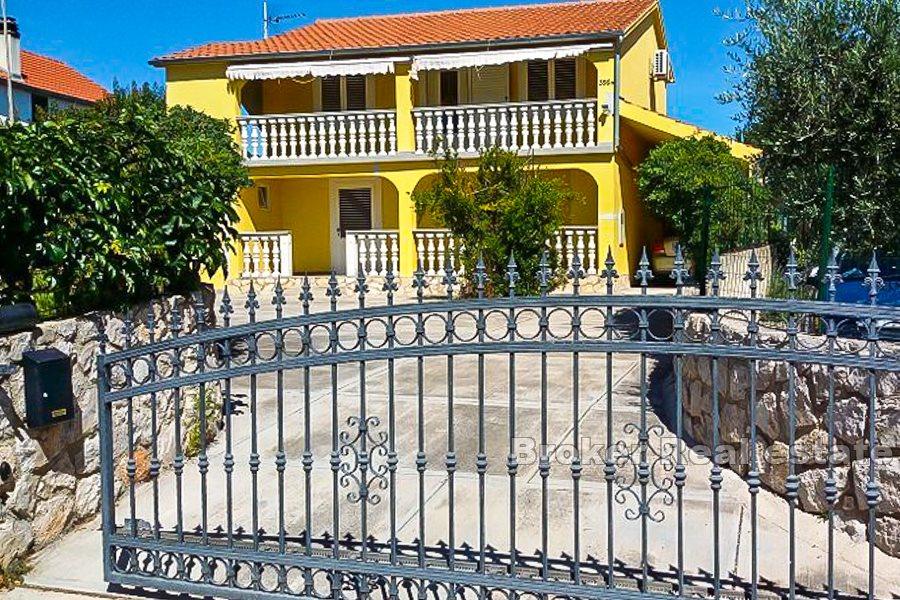 Isola di Iz - Casa con piscina e ampio giardino