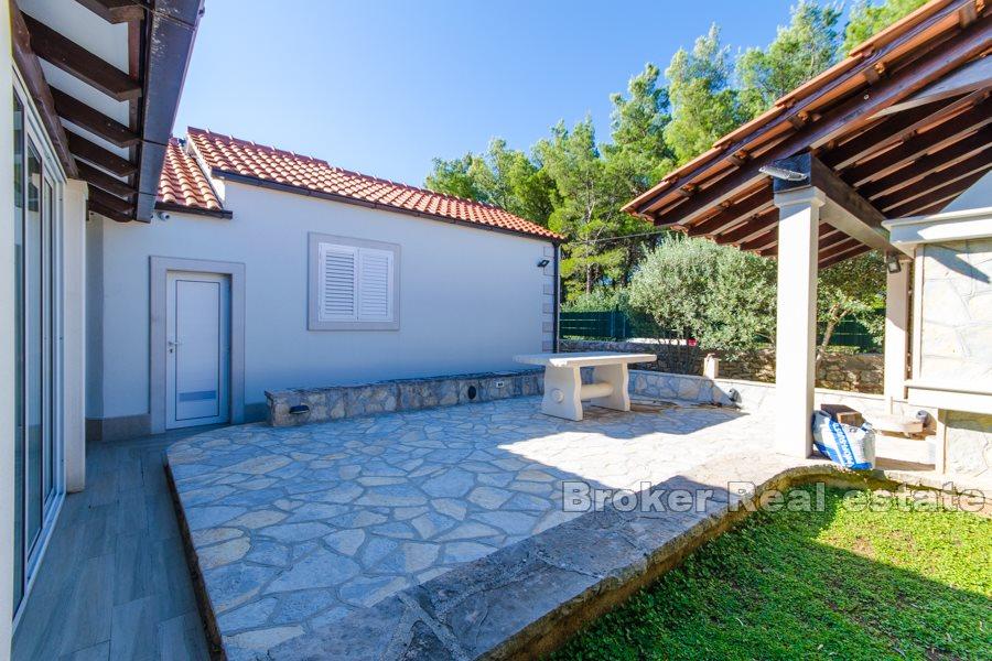 Остров Брач - Очаровательный дом у моря