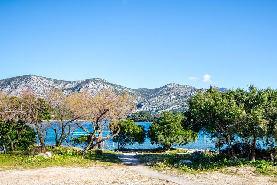 Korčula - Stavební pozemek v první řadě k moři