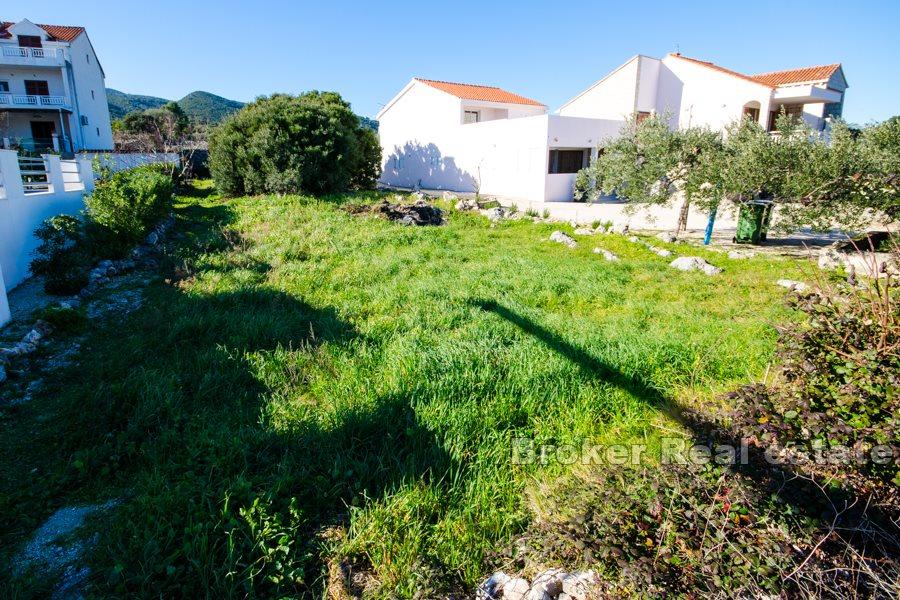 Korčula - Stavební pozemek v první řadě k moři