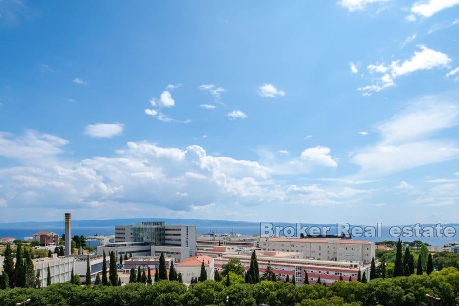 Split - Blatine, appartement avec vue dégagée sur la mer