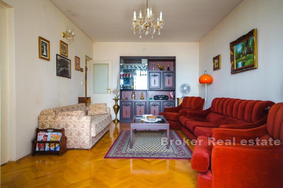 Split - Blatine, appartement avec vue dégagée sur la mer