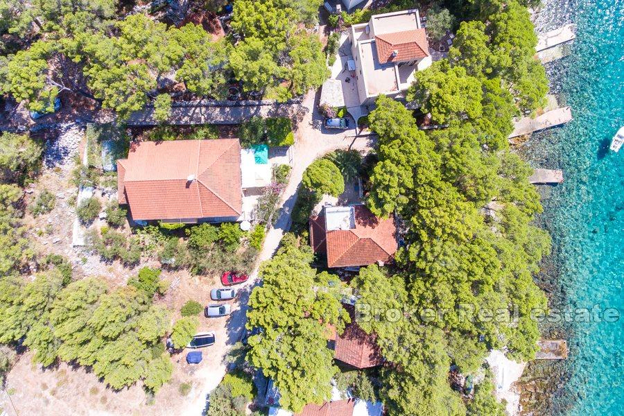 Otok Brač - Kuća u 2. redu do mora