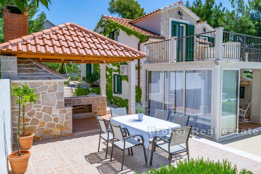 Brac - Villa avec piscine et vue mer