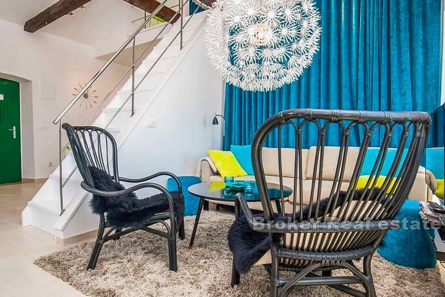 Wyspa Brac - Odnowiony kamienny dom z widokiem na morze