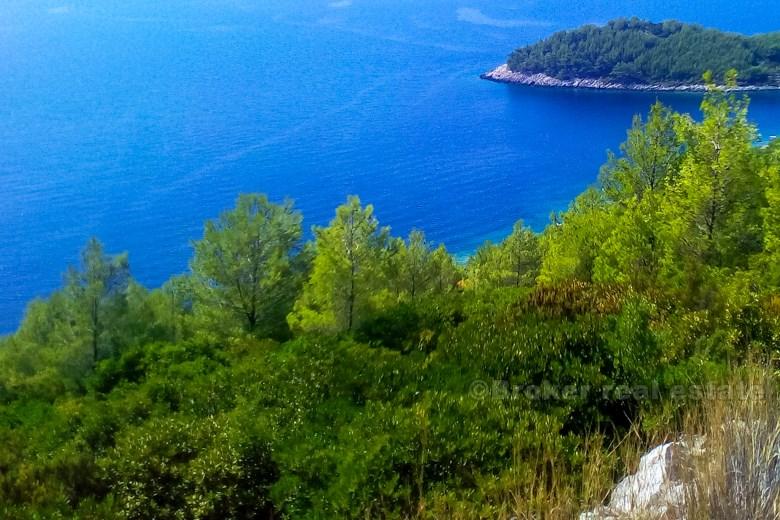 island of Korcula. Building land in a wonderful location