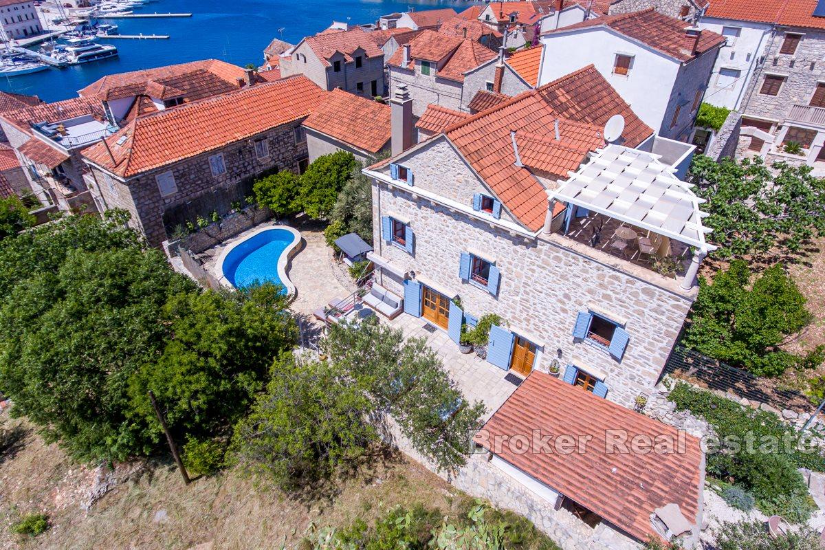 Villa i medelhavssten