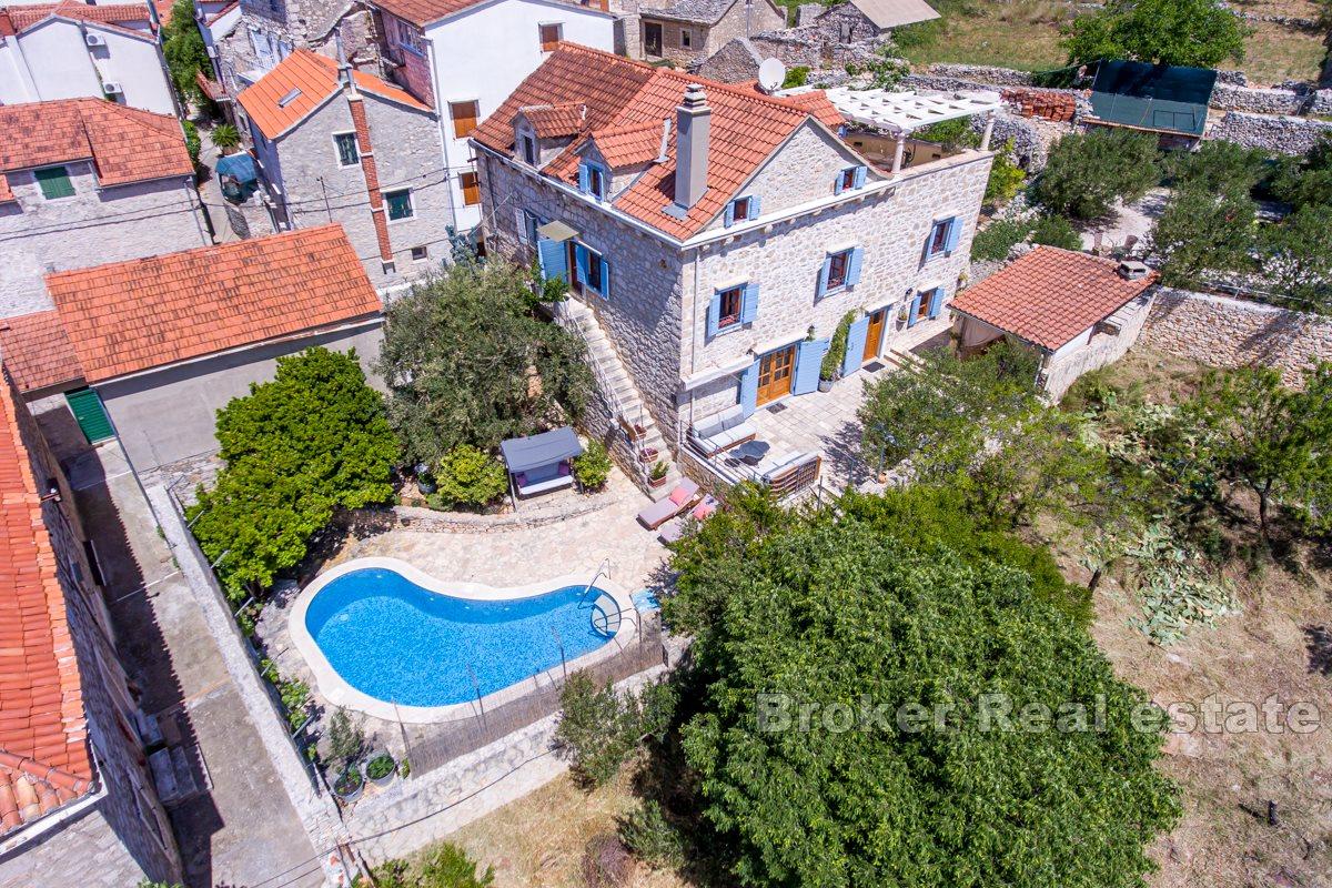 Villa i medelhavssten