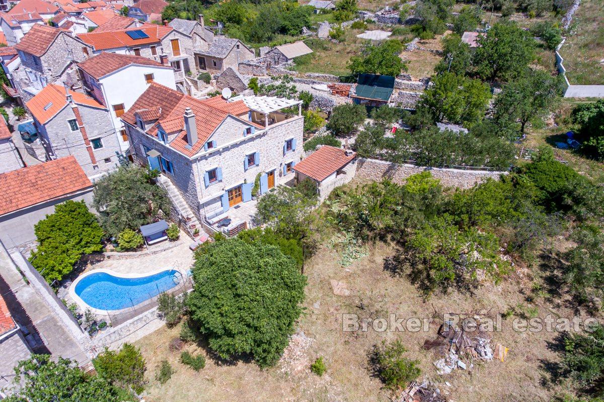 Villa i medelhavssten