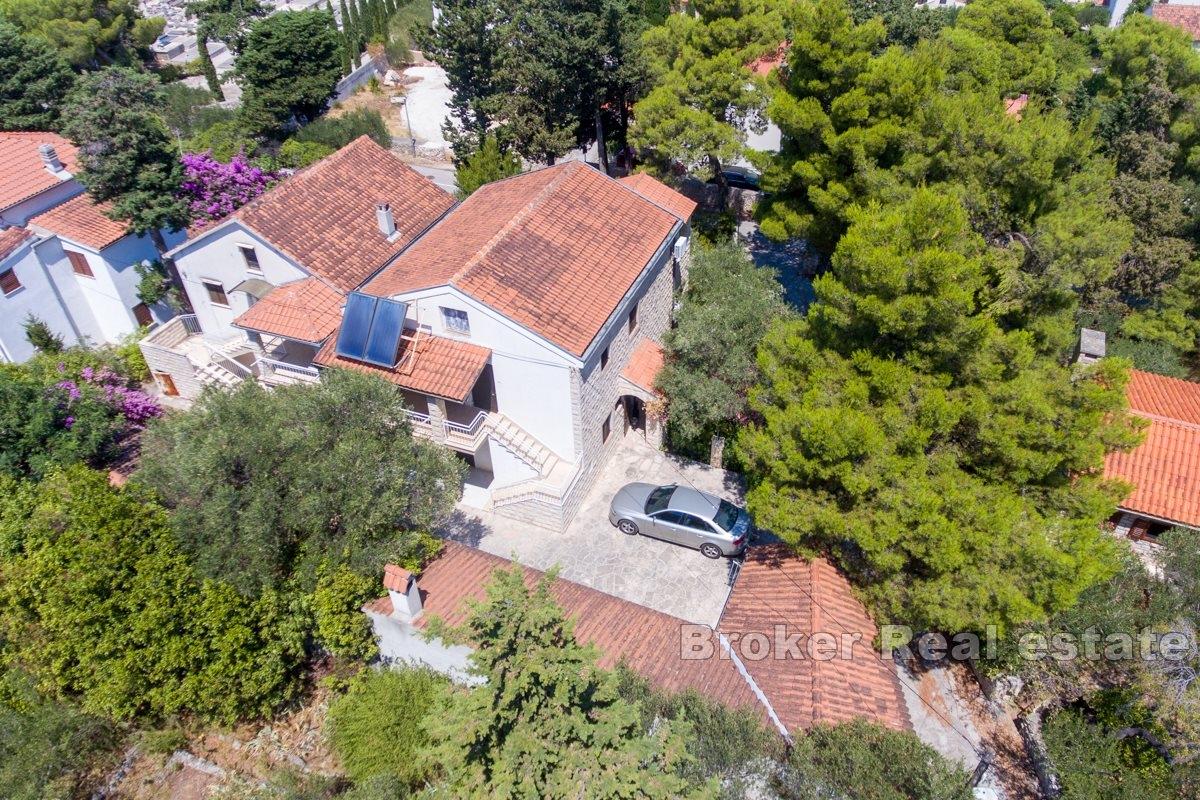 Dom z apartamentami blisko morza