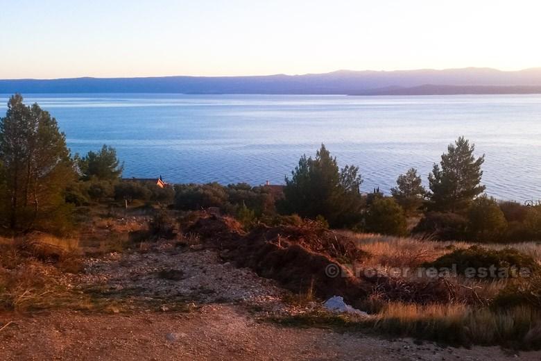 île de Brac. Maison individuelle sur un emplacement isolé