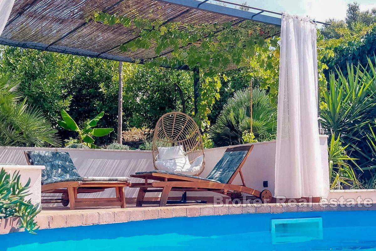 Ostrov Brač - Dom s bazénom v blízkosti mora