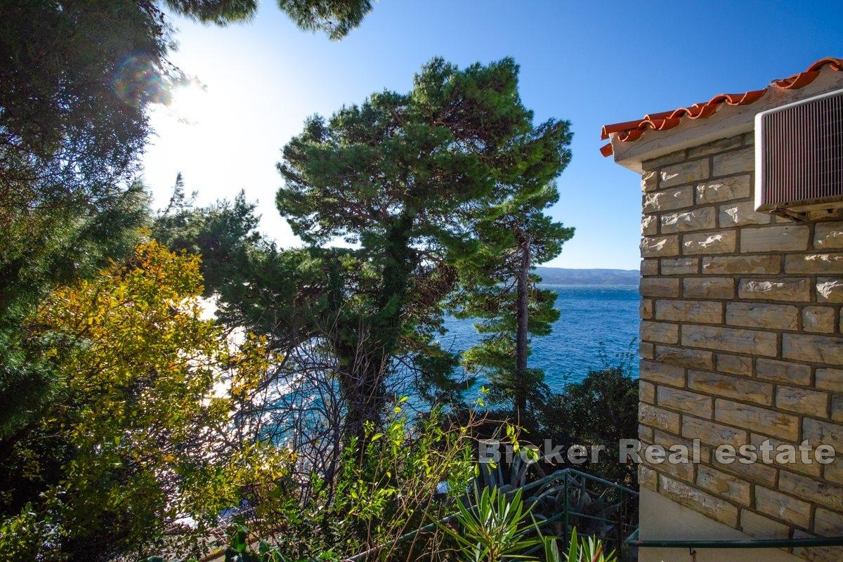 Hus i første rad til sjøen