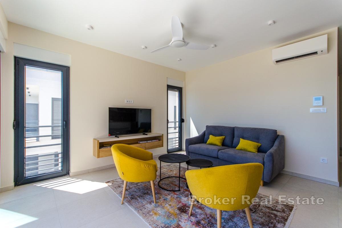 Vila se 4 moderními apartmány a výhledem na moře