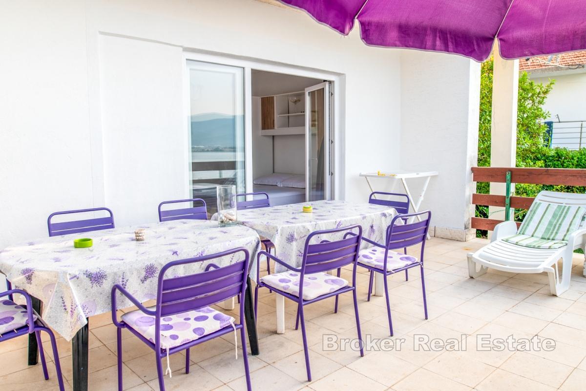 Dom w zabudowie bliźniaczej położony jest w pierwszym rzędzie do morza