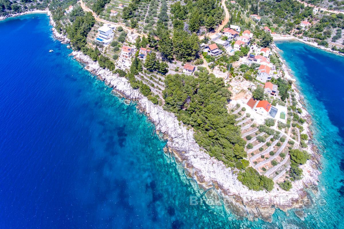 Wyspa Korcula - Ląd nad morzem i plażą