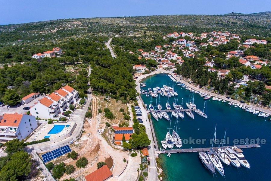 Ostrov Brač - apartmán s jednou spálňou, pri mori