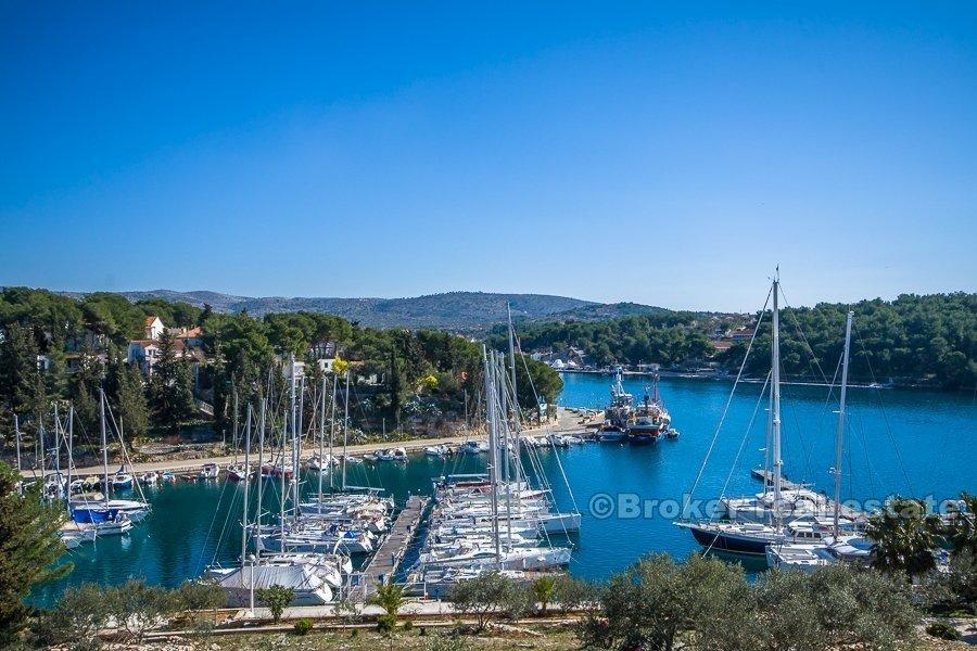 Ostrov Brač - apartmán s jednou ložnicí, u moře