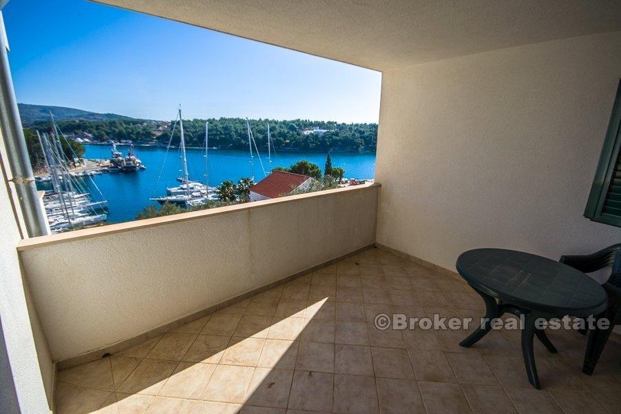 Ostrov Brač - apartmán s jednou spálňou, pri mori