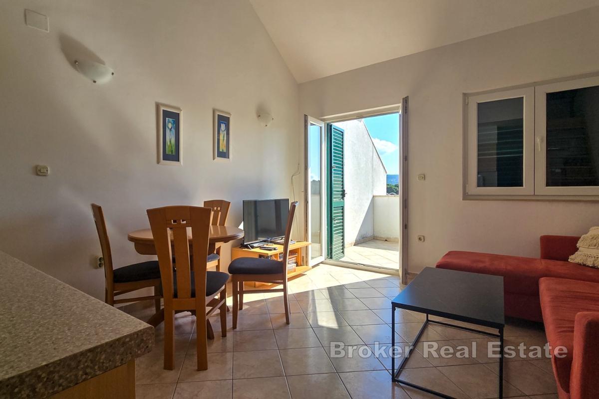 Attraktiv leilighet i første rad mot sjøen