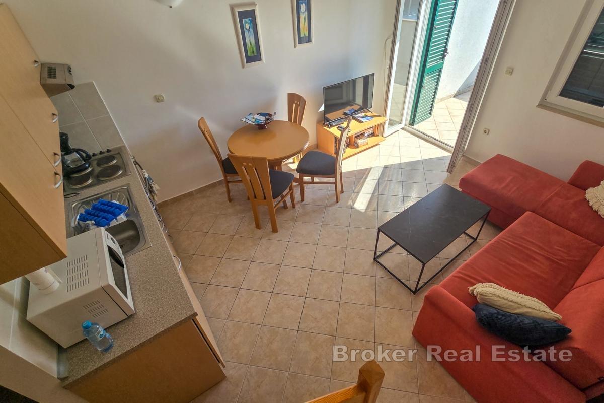 Attraktiv leilighet i første rad mot sjøen