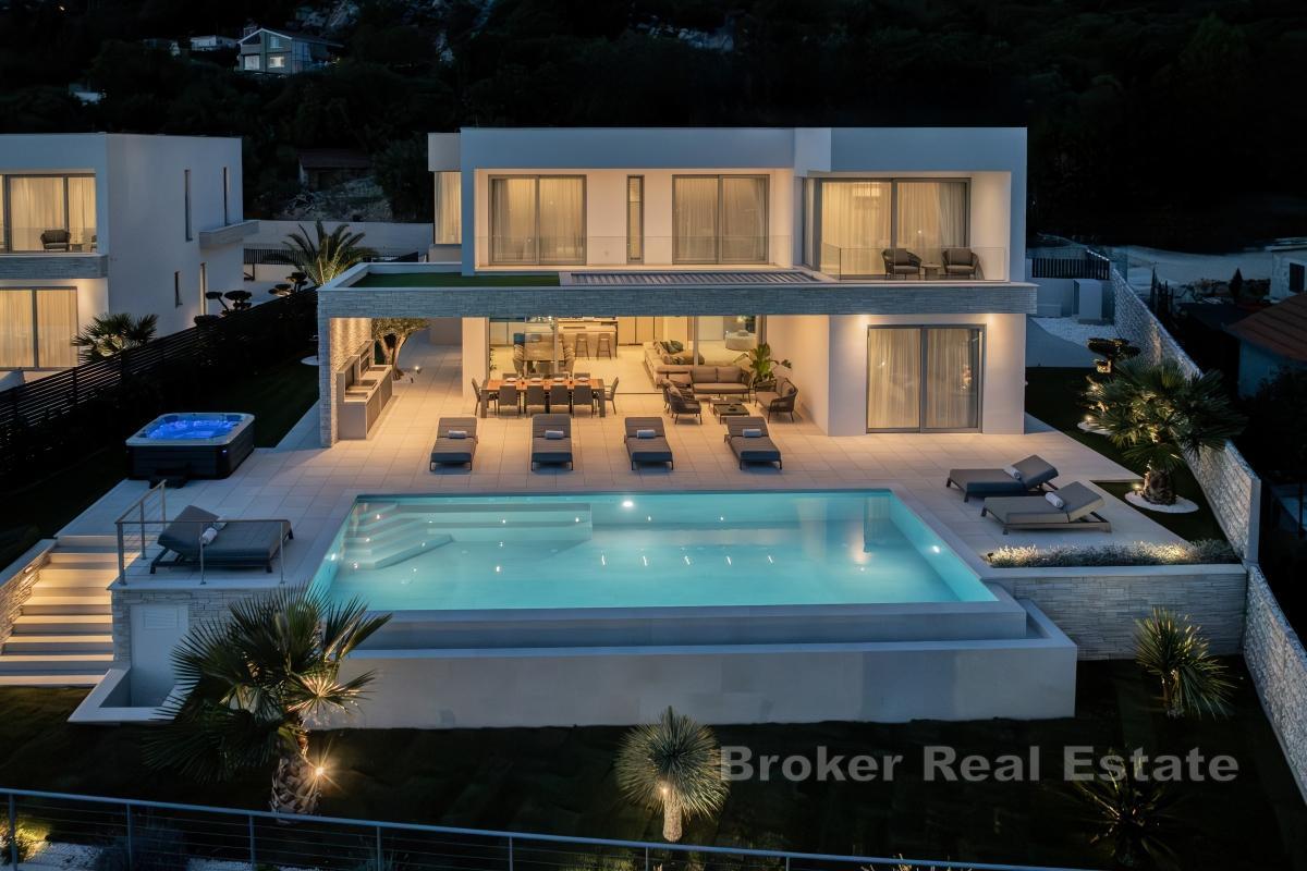 Exklusiv villa med pool och panoramautsikt