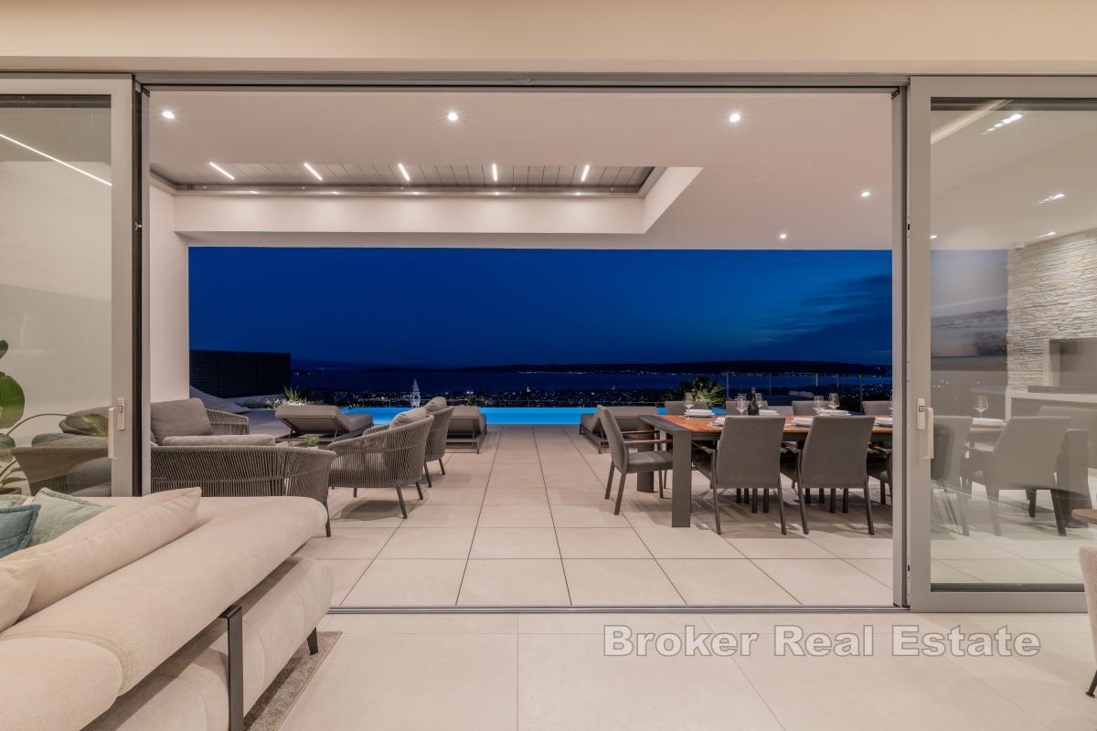 Exklusiv villa med pool och panoramautsikt