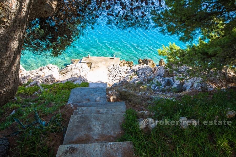 Ostrov Solta - dům u moře s moor