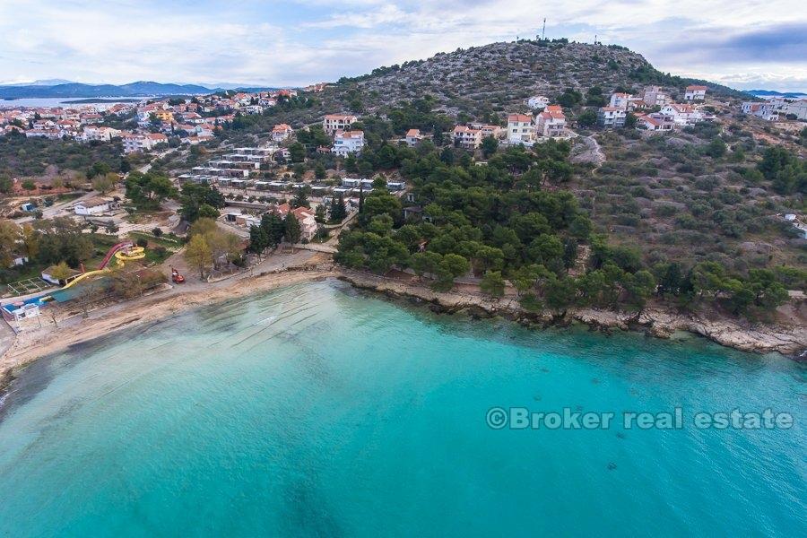 Otok Murter, atraktivna parcela, prvi red do mora