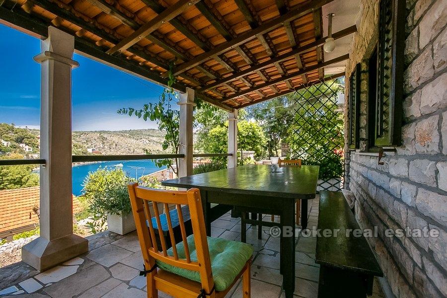 Ostrov Brač, rodinný dom s výhľadom na more