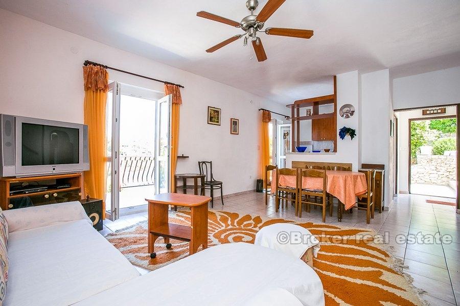 Ostrov Brač, rodinný dom s výhľadom na more