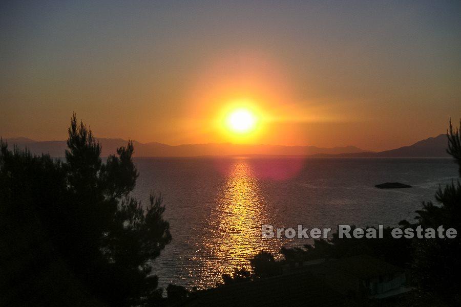 Île de Korcula, terrain constructible en bord de mer