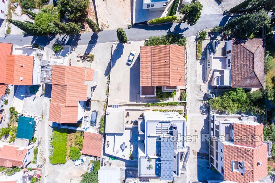 Wyspa Brac, kamienny dom z widokiem na morze