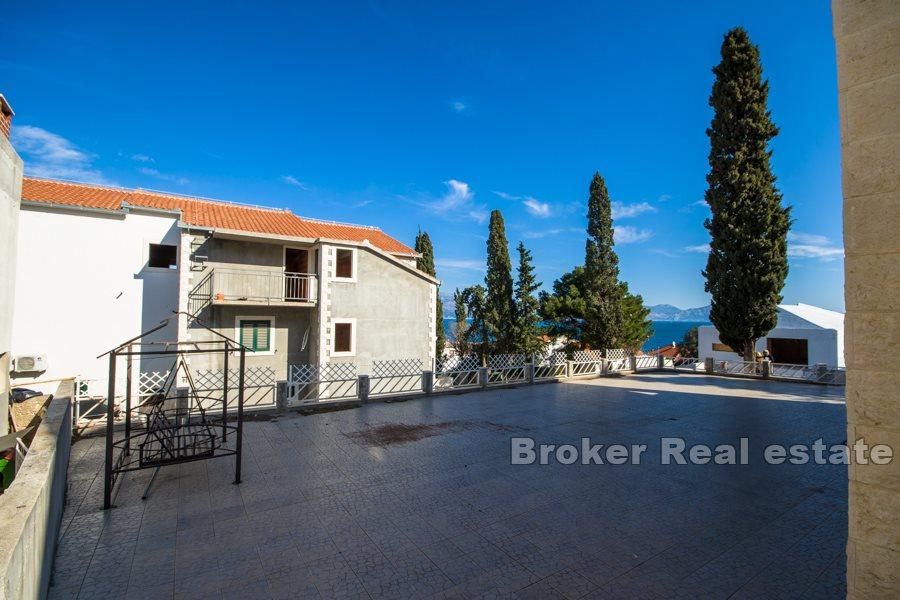 Wyspa Brac, kamienny dom z widokiem na morze