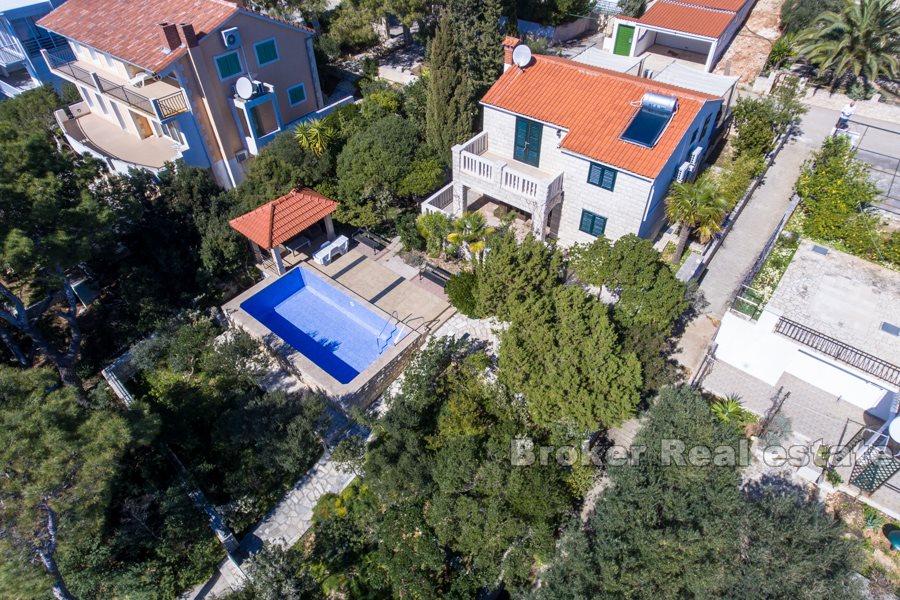 Wyspa Korcula, kamienny dom z basenem, nad morzem