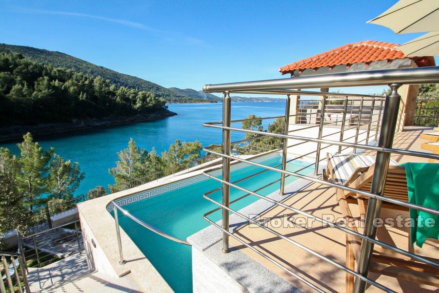 Ostrov Korčula, luxusní a moderní vila, přímo u moře