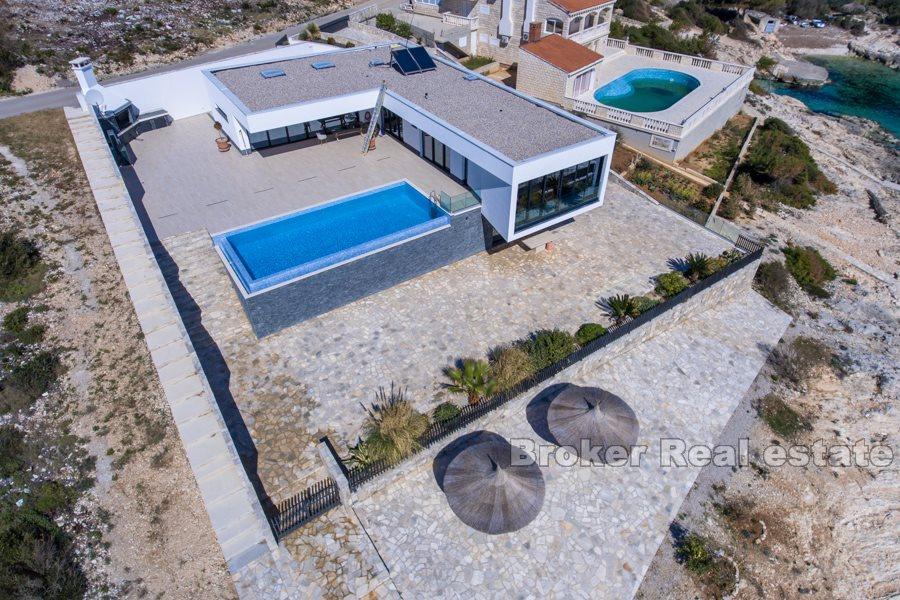 Wyspa Korcula, nowo wybudowana nowoczesna i luksusowa willa nad morzem