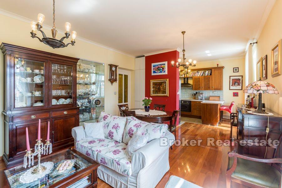 Split, luxury three bedrooms apartment close to Riva