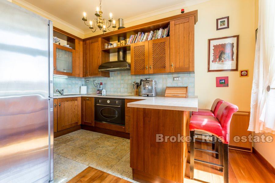 Split, luxusní byt se třemi ložnicemi v blízkosti Rivy