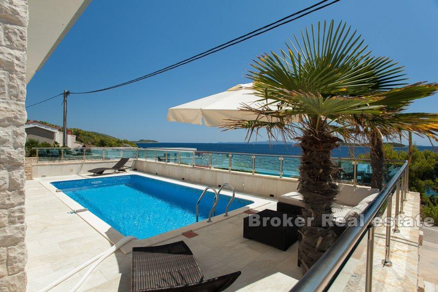 Wyspa Korcula, luksusowa willa w drugim rzędzie do morza