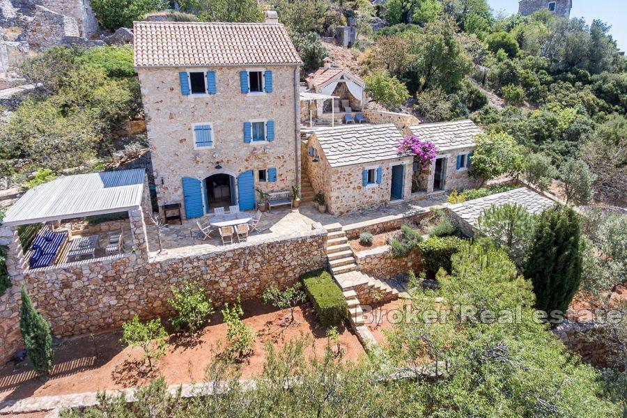 Wyspa Hvar, wyjątkowy kamienny dom z widokiem na morze