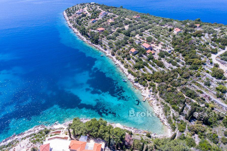 Øya Korcula, bygningsland ved sjøen